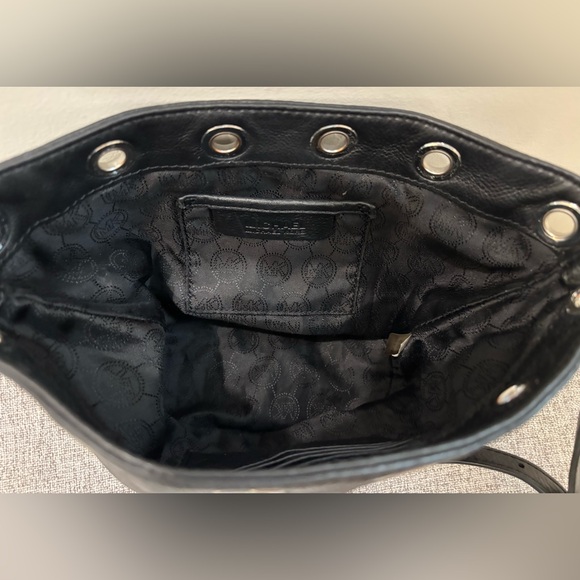 Michael Kors black leather crossbody - Picture 7 of 8